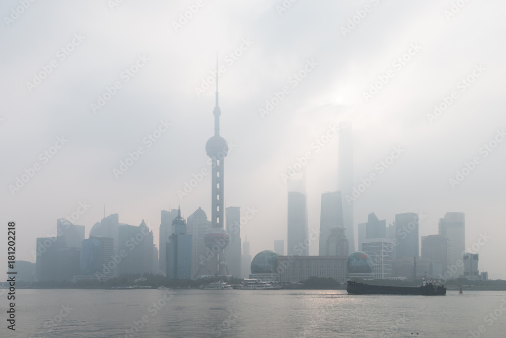 Obraz premium Shanghai Pudong in the haze