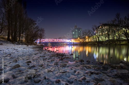 Fotografía Pont Hans-Wilsdorf en hiver avec beaucoup de glace et la pleine lune à Genève, S