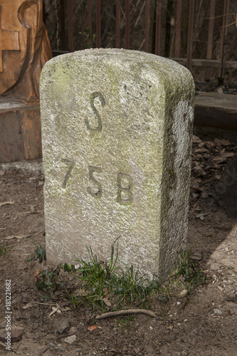 Grenzstein der Landesgrenze, am südlichsten Punkt der Schweiz, bei Chiasso, Schweiz