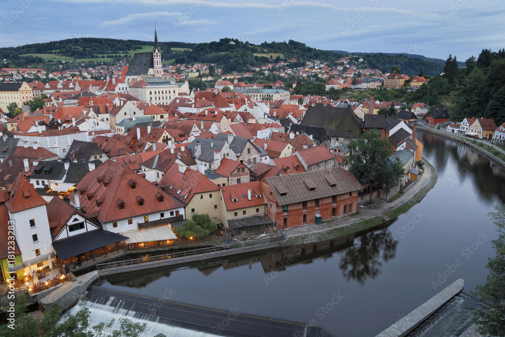 Obraz premium Cesky Krumlov at dusk, South Bohemia, Czech Republic
