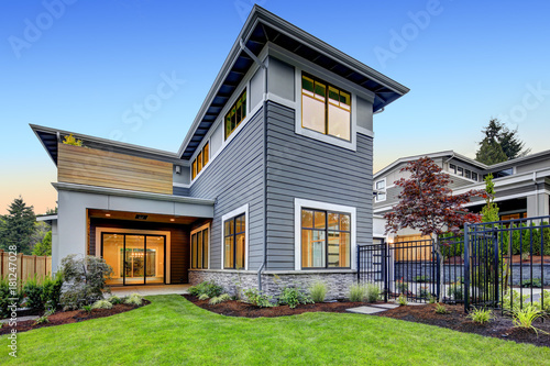Craftsman style home exterior, backyard view