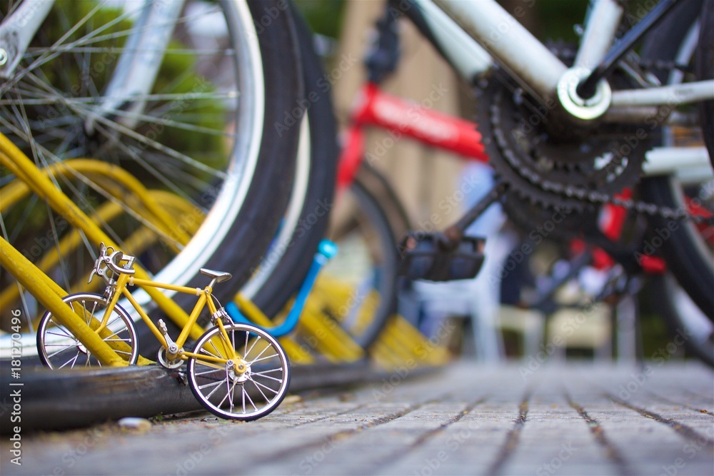 Obraz premium Bicicleta amarela no Para Ciclo