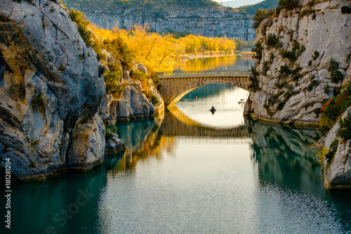 Obraz na płótnie Les Gorges du Verdon, lac de Quinson en automne. France, Provence. w salonie