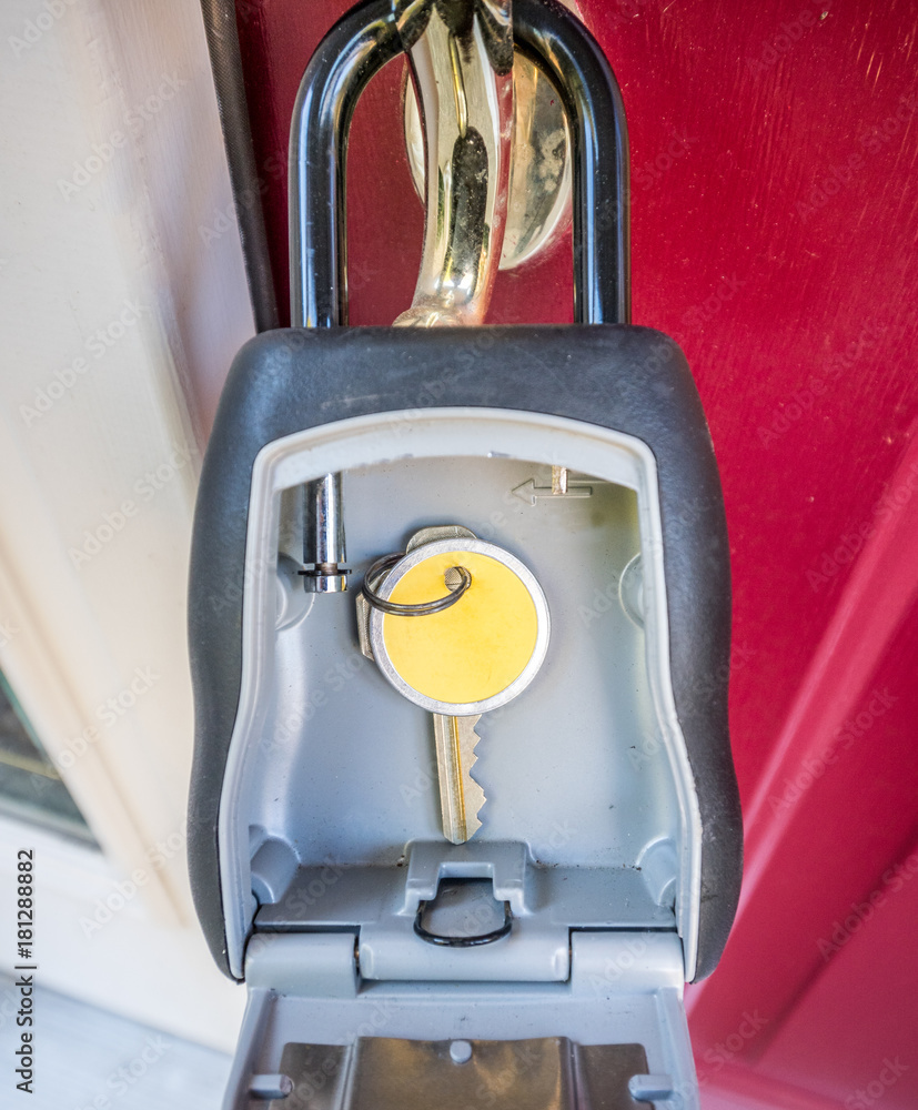 Obraz premium The lock box on the entrance door