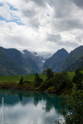 See bei Briksdalsbreen, Sogn og Fjordane, Norwegen