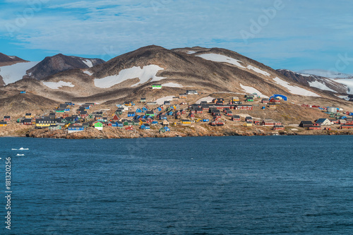 Ittoqqortoormiit, Siedlung in Ost-Grönland, am Scoresby Sund gelegen photo