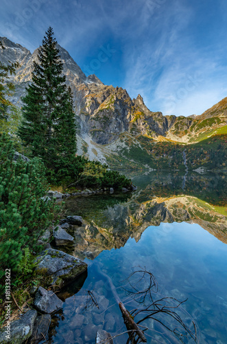 Fototapeta Naklejka Na Ścianę i Meble -  Tatra mountains, Morskie Oko lake, autumn morning, Poland