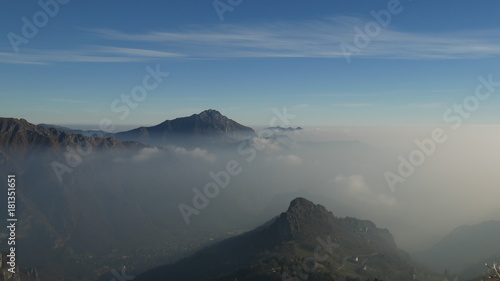 Nuvole in bassa quota dalla Grigna meridionale