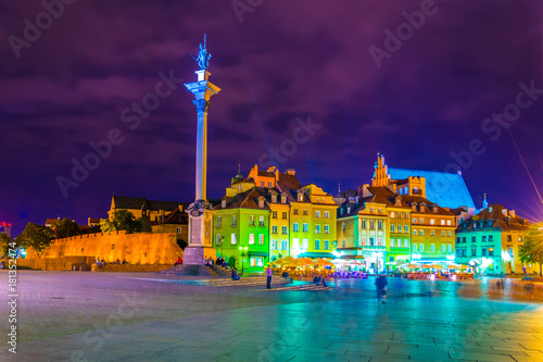 Night view of the castle square in front of the royal castle and sigismund´s column in Warsaw, Poland.