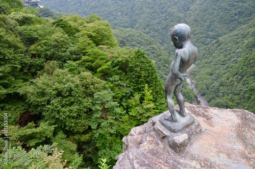 日本 徳島県 三好市 祖谷渓 いやだに いやけい 祖谷渓谷 小便小僧の像 Japan Shikoku Tokushima Miyoshi City Iya Valley Statue Of A Boy Peeing Stock Photo Adobe Stock 日本 徳島県 三好市 祖谷渓 いやだに いやけい 祖谷渓谷 小便小僧の像 Japan Shikoku Tokushima Miyoshi City Iya Valley Statue Of A Boy Peeing Stock Photo Adobe Stock