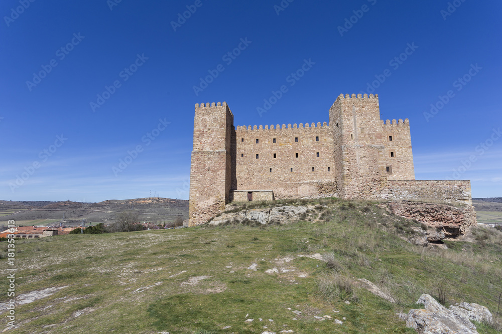 views of the castle of sepulveda.