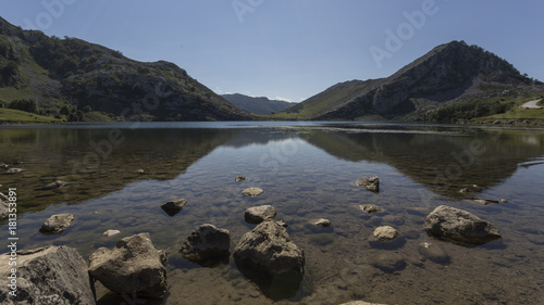 Obraz na płótnie lake of covadonga in asturias. w salonie