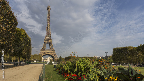 Obraz na płótnie View of the Eiffel Tower in Paris. w salonie