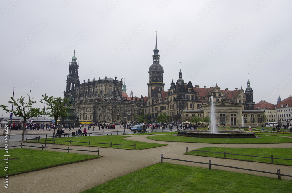 Fototapeta premium 曇天のドレスデン