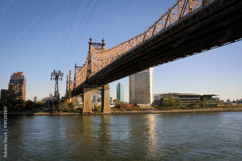 Obraz premium Queensboro bridge view from Manhattan, New York, USA