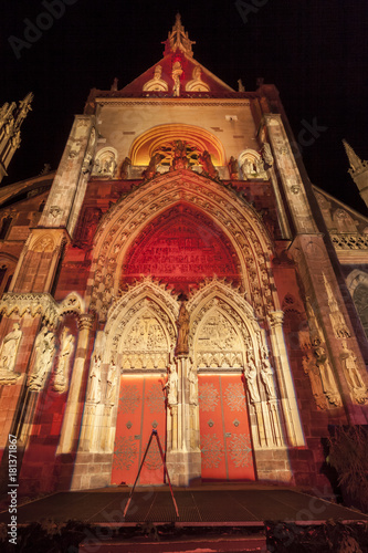 Parvis de la Collégiale Saint-Thiébaut à Thann