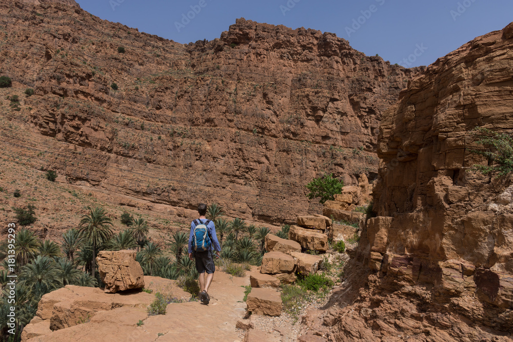 Promenade dans les Gorges d'Aït Mansour, Maroc