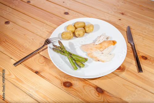 Bland healthy organic chicken dinner. Boring low calorie diet food.