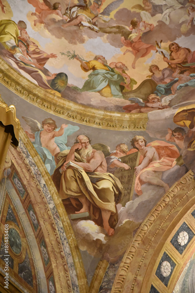 Fresque de l'église baroque San Leone de Pistoia en Toscane, Italie