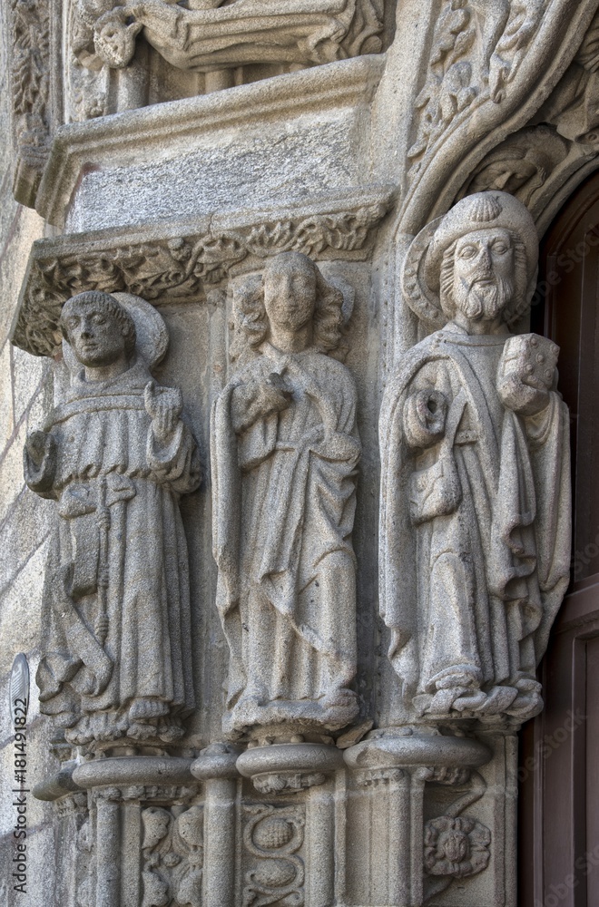 Statues à la cathédrale de Santiago de Compostela, Galice, Espagne
