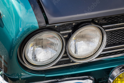 古い自動車のヘッドライト Headlight of the old car