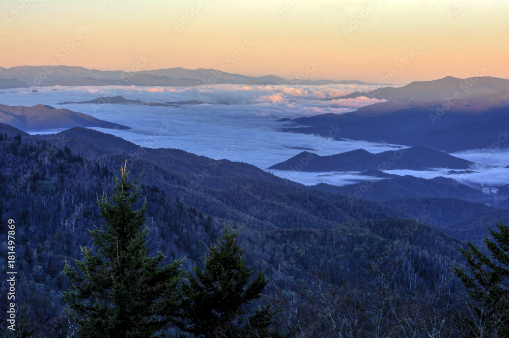 Fototapeta premium Wschód słońca na Blue Ridge Parkway