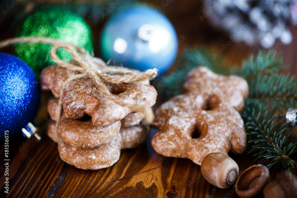 Fototapeta premium New Year's toys with gingerbread