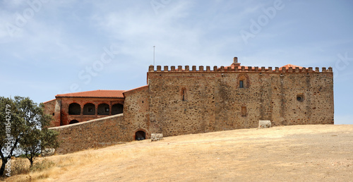 Monasterio de Tentudía en Calera de León, provincia de Badajoz, España © joserpizarro