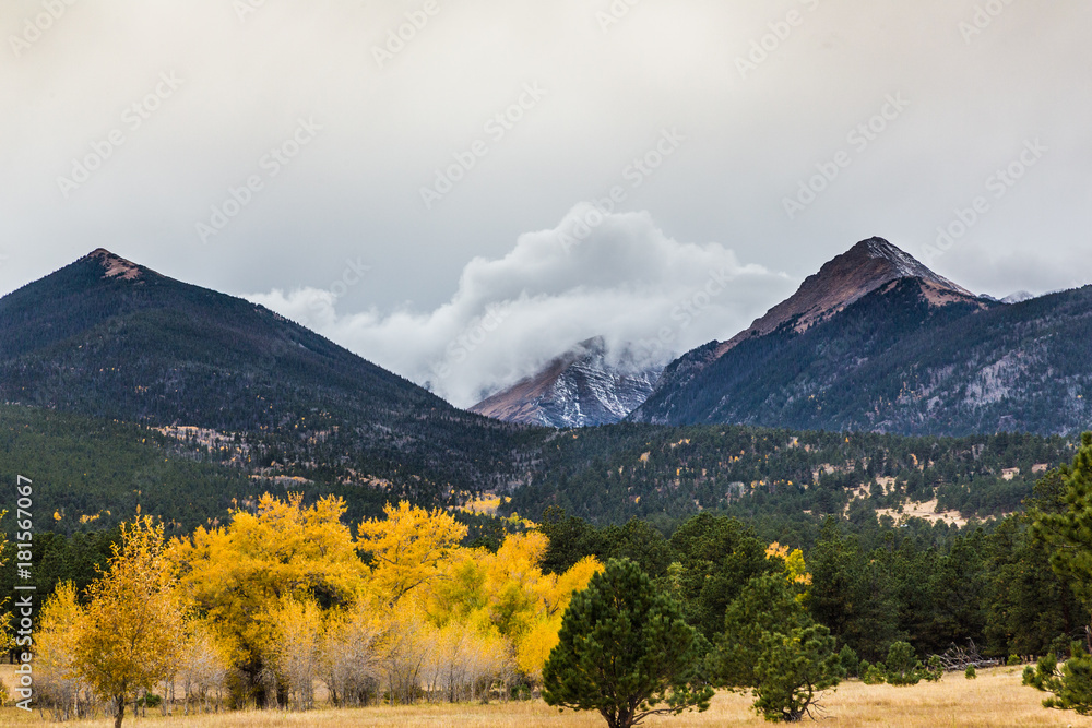 Fototapeta premium Clouds on the mountain