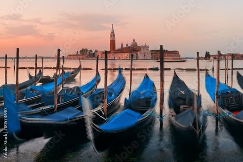 Gondola and San Giorgio Maggiore island sunrise © rabbit75_fot
