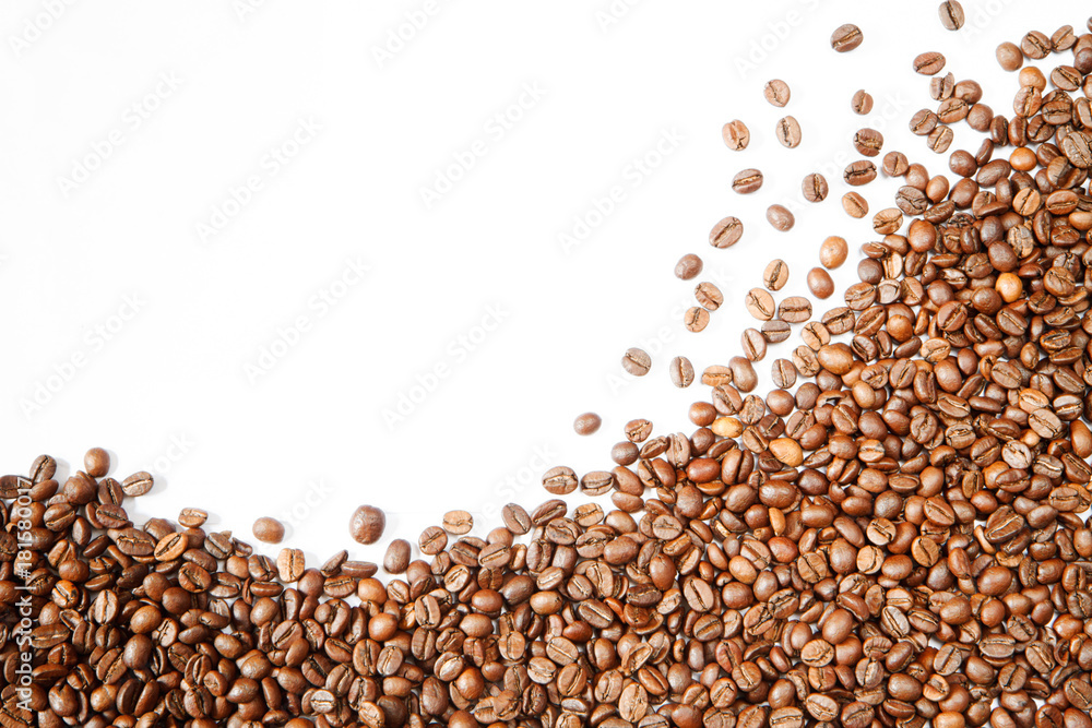 Naklejka premium Coffee beans wave on a white clean background