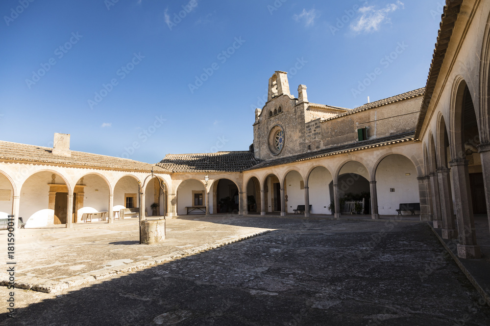 Innenhof des Klosters Monti-Sion, Santuari de Monti-Sion, Porreres, Balearen, Mallorca, Spanien