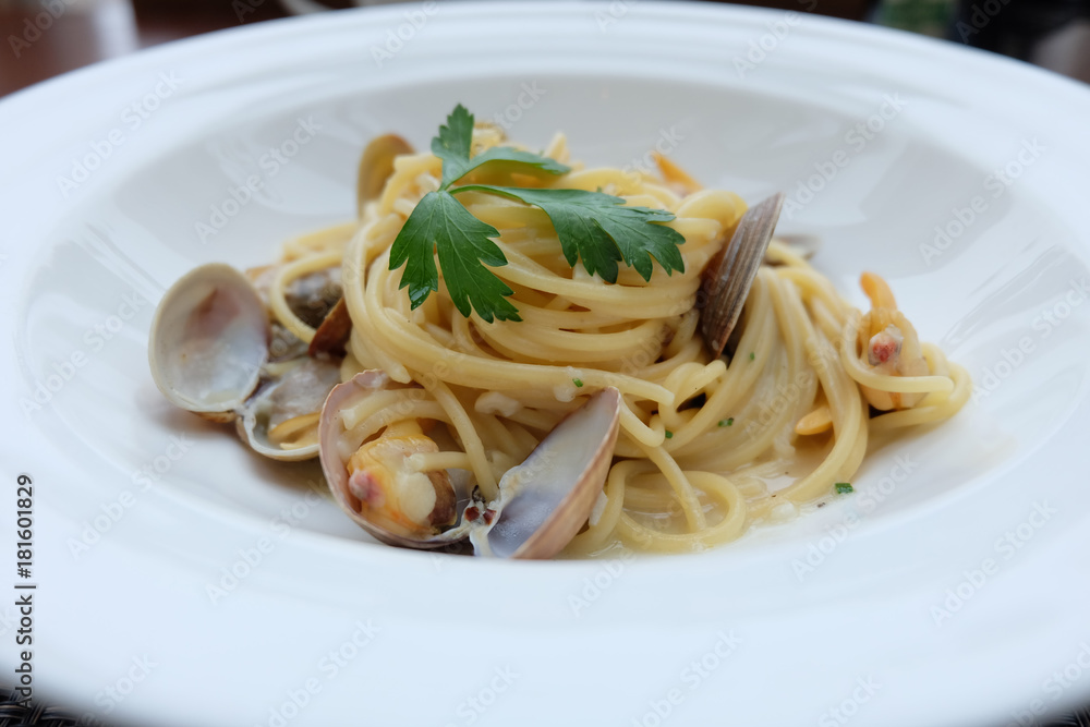 Spagetti white sauce with fresh clams