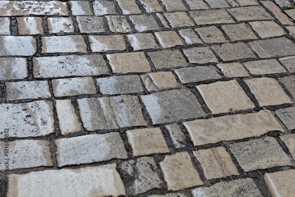Wet paver blocks Wet paver blocks