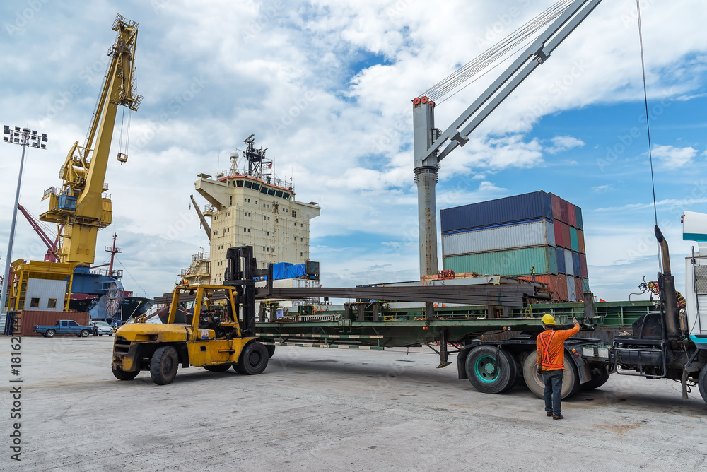 the operation of discharing loading carry on the port terminal by the ship vessel and the workers stevedore attenting through the time for transport and logistics system services