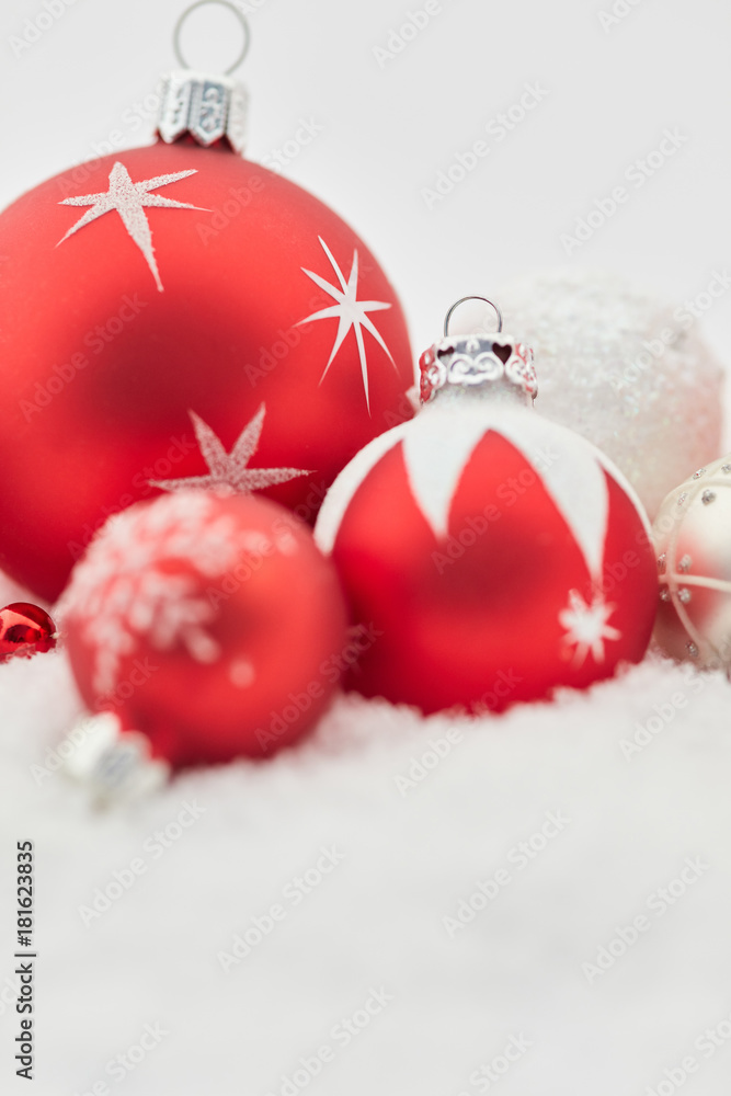 Weihnachtskarte mit Weihnachtskugel zu Weihnachten Weihnachtskarte mit Weihnachtskugel zu Weihnachten