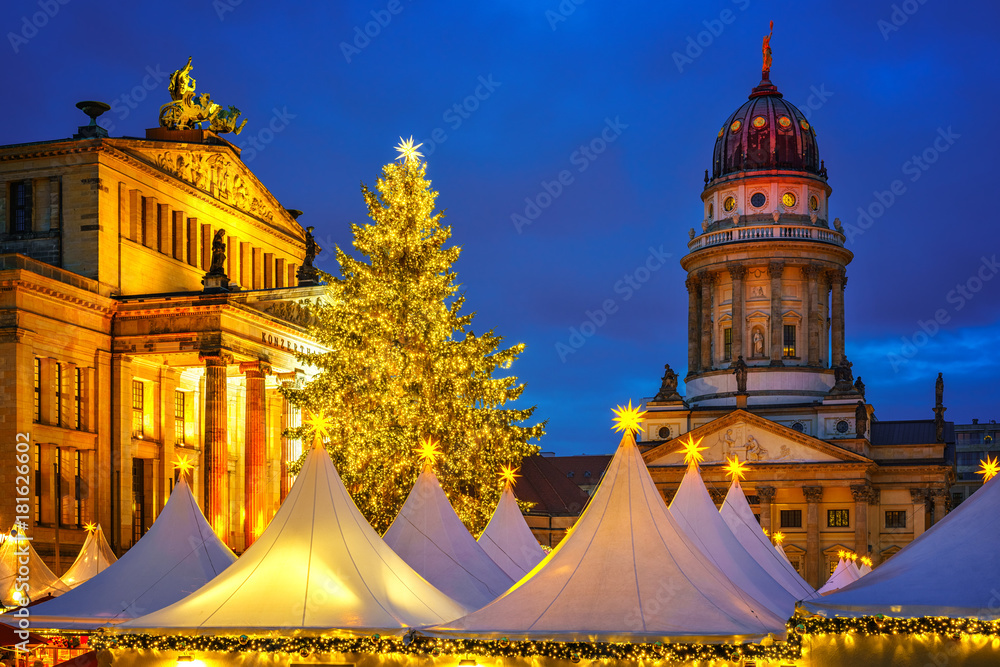 Fototapeta premium Christmas market, French church and konzerthaus in Berlin, Germany