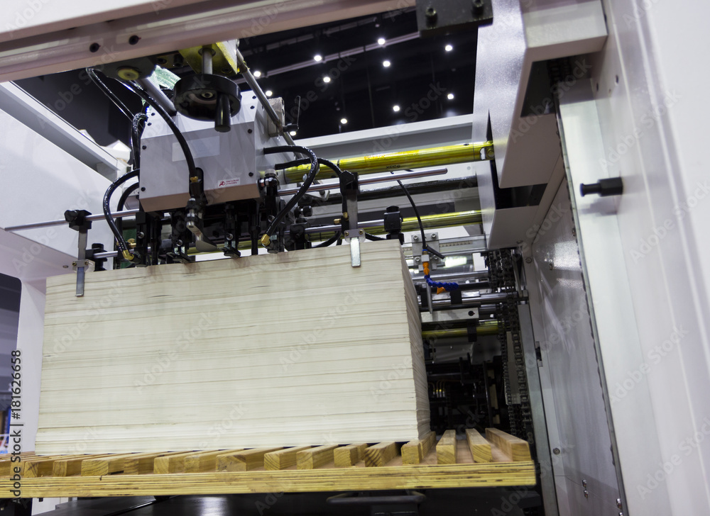 the die cutting machine the die cutting machine