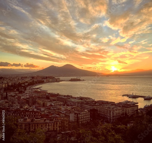 Golfo di Napoli al tramonto