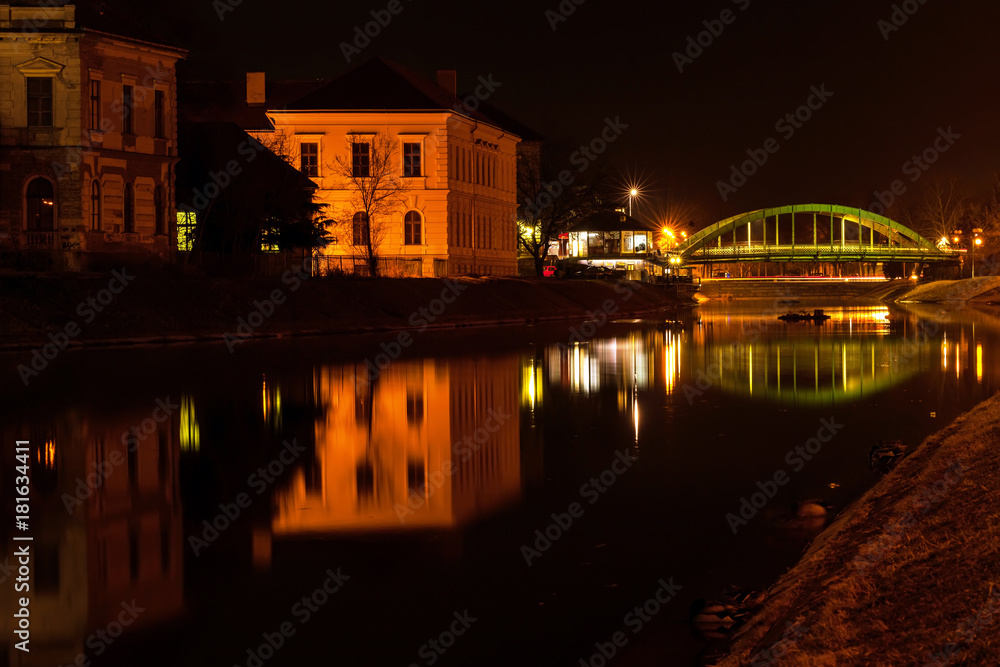 Night view of the bridge and lake in Zrenjanin