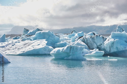 Beautiful cold landscape picture of icelandic glacier lagoon bay 