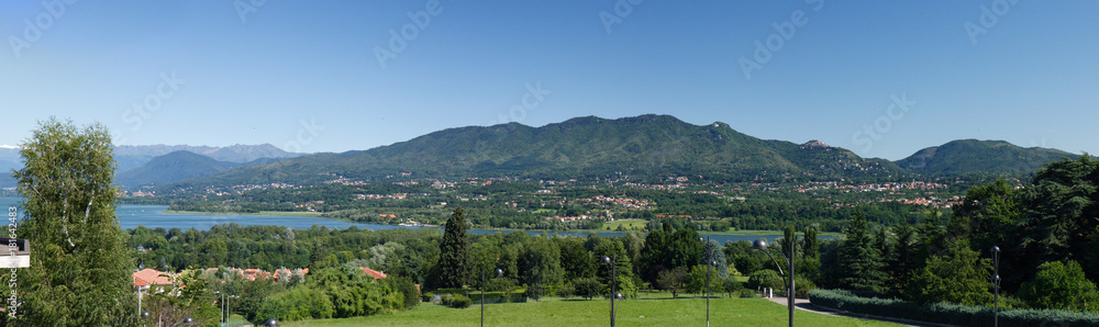Fototapeta premium view of Lake Varese with the Alps in the background