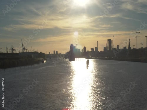 Hafen Sonnenuntergang, reales anamorphot