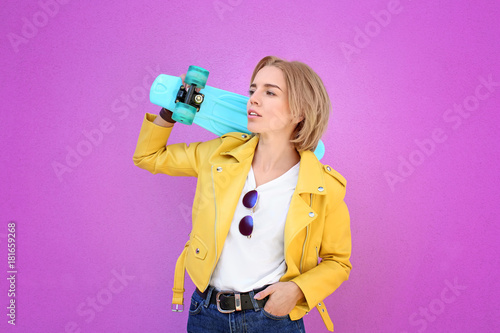 Attractive hipster girl wit...