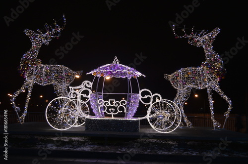 Fototapeta Naklejka Na Ścianę i Meble -  Iluminacja, dekoracje świąteczne w Warszawie 
