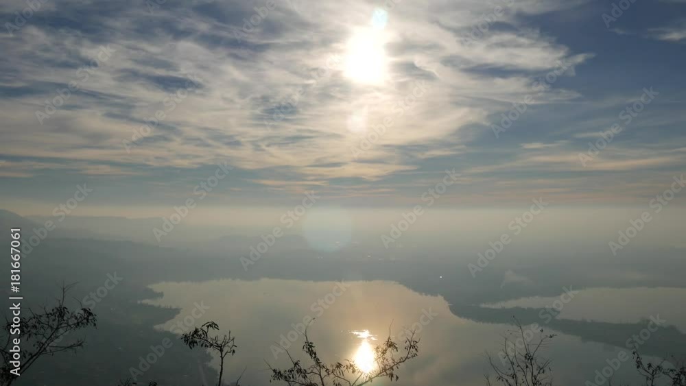 Panorama del lago di Annone Panorama del lago di Annone