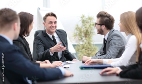 Wallpaper Mural businessman at a meeting with employees Torontodigital.ca