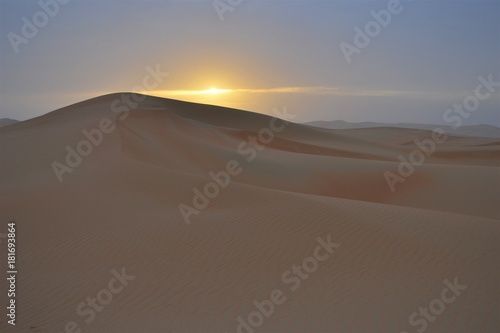 rally travel through the desert