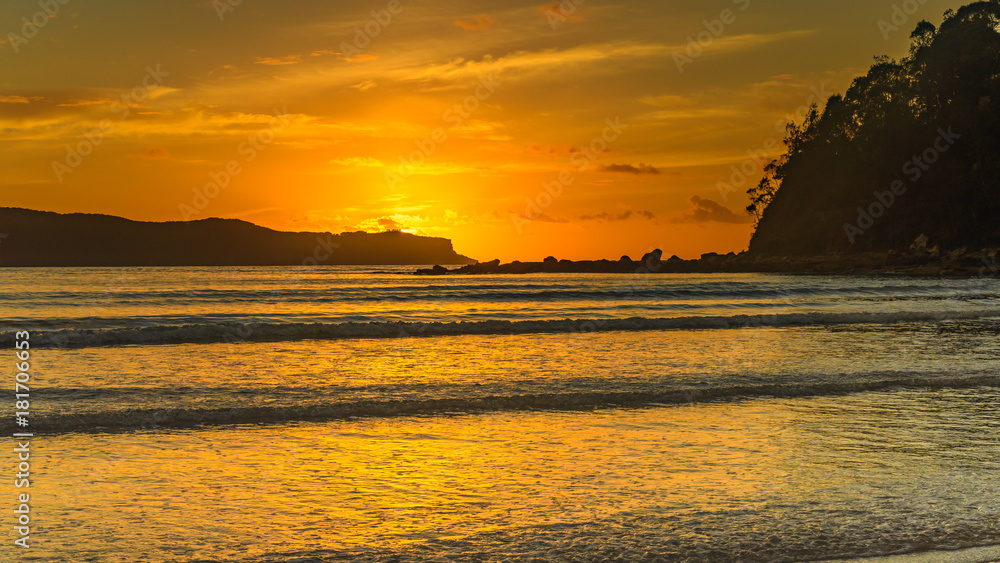 Naklejka premium Sunrise Seascape