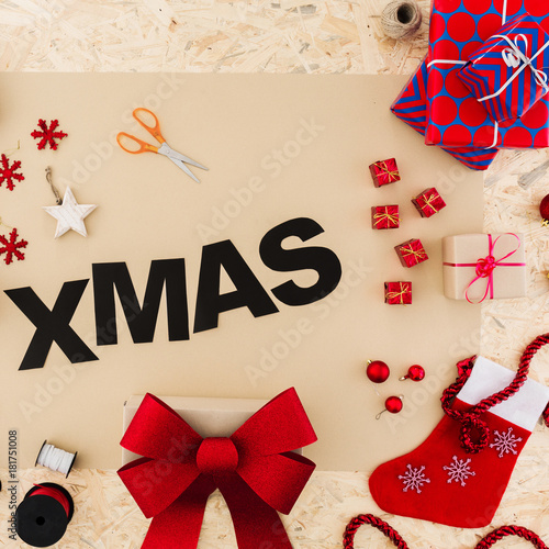 Set to wrap christmas gifts